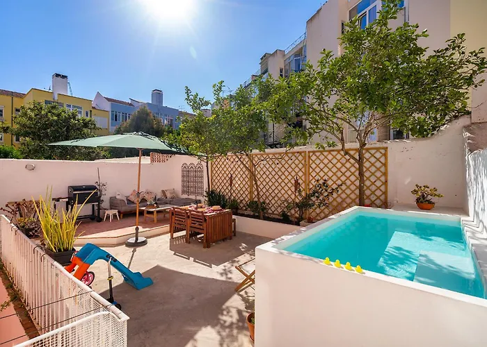 Lisbon Design Flat, Luxury, 7 People, Pool & Garden