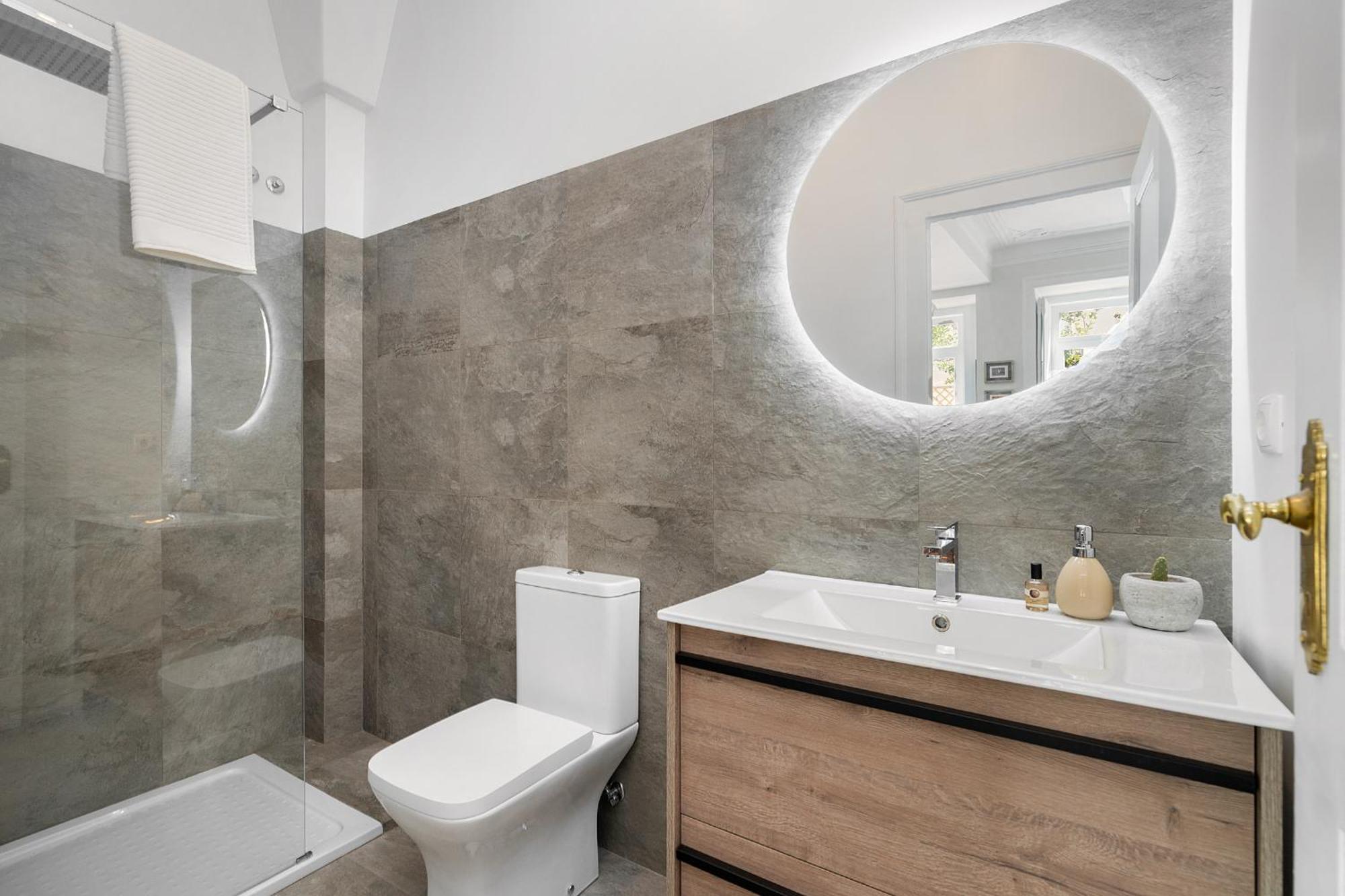 Design Flat, Luxury, 7 People, Pool & Garden Apartment